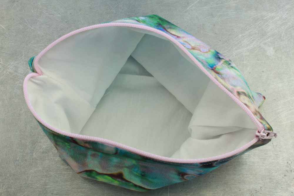 Mother of Pearl Face Mask Carrying Bag view of zipper