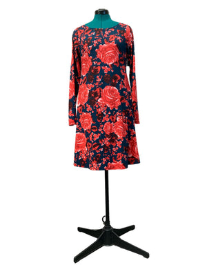 Ladies Swing Dress in Red Roses on Navy Size 6/8
