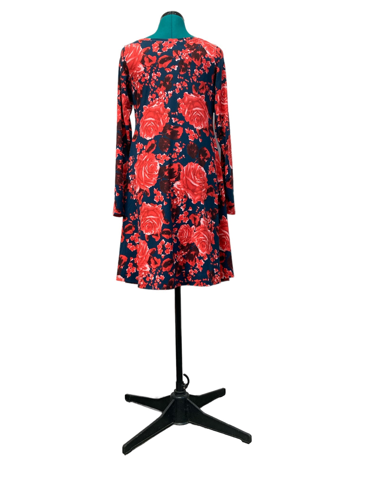 Ladies Swing Dress in Red Roses on Navy Size 6/8